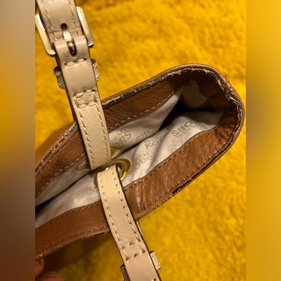 Michael Kors Two-Tone Pebbled Leather Jet-Set Carryall - Picture 11 of 12